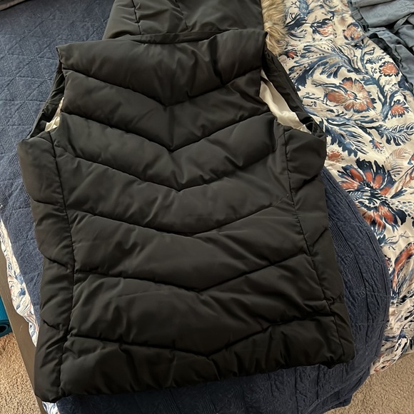 Gap puffer vest - Picture 7 of 8
